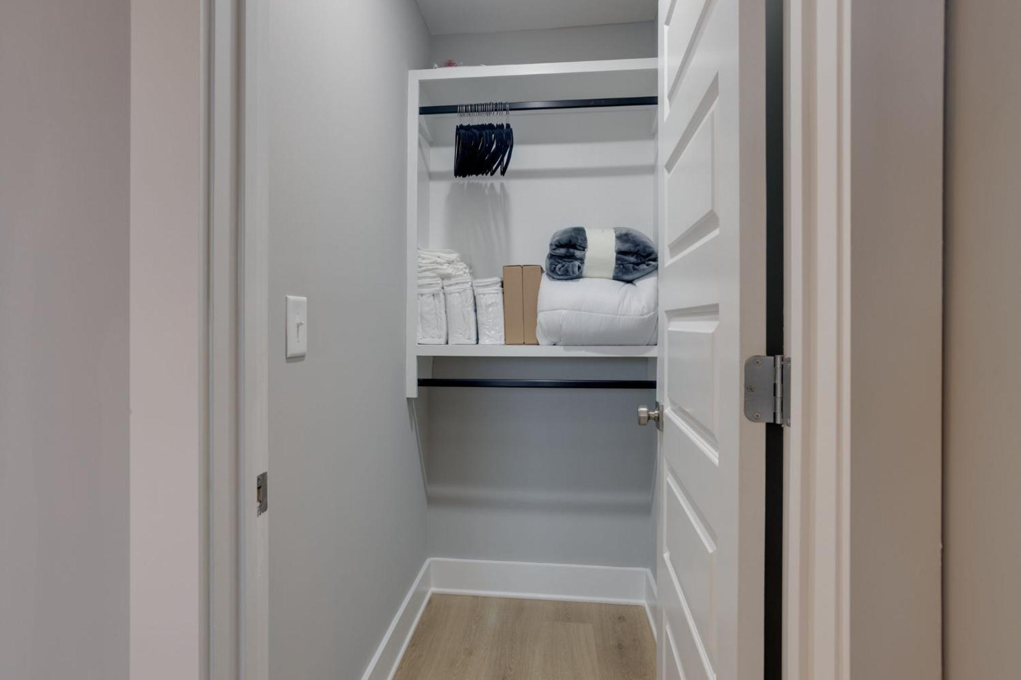 Modern Townhome, 10Min To Downtown! 8Min To Grand Ole Opry! Sleeps 8! Нэшвилл Экстерьер фото